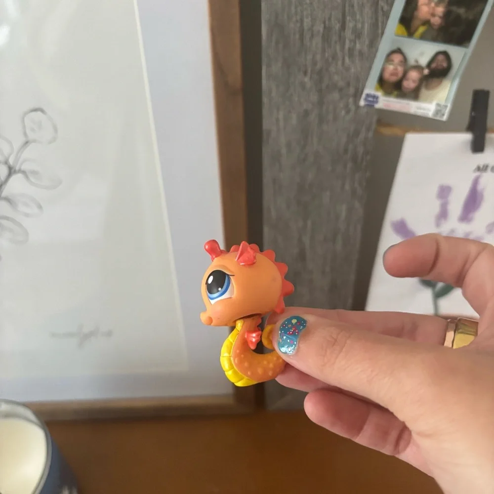 hasbro littlest pet shop orange seahorse #315